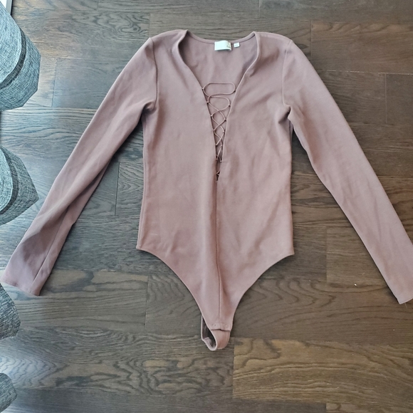 Aritzia long sleeve laceup bodysuit - Picture 3 of 5